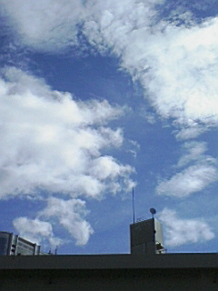 空 空